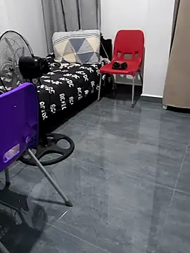 Snapshot of yazin199 chatting on September 28, 7:08 pm yazin199 online show from September 28, 7:08 pm