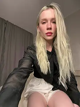 KittenFang online show from May 6, 7:08 pm