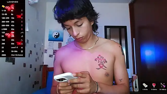 Snapshot of DannyPhantom555 chatting on November 27, 6:21 pm DannyPhantom555 online show from November 27, 6:21 pm