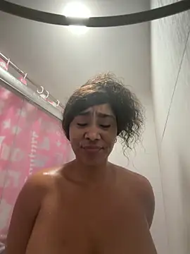 LuckyKhloe online show from October 30, 1:29 am