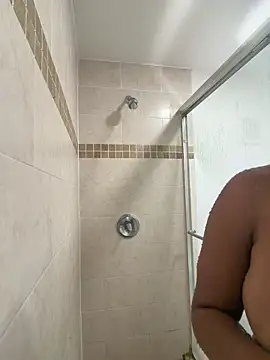 LuckyKhloe online show from May 8, 2:44 pm