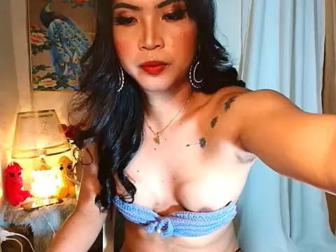 Snapshot of Gwensweetcum chatting on February 3, 11:32 pm Gwensweetcum online show from February 3, 11:32 pm