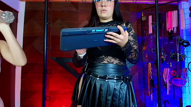Misstresss aurora bdsm online show from July 7, 2:10 pm