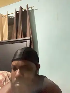 Snapshot of PrettyBudyHead chatting on April 8, 1:05 am PrettyBudyHead online show from April 8, 1:05 am