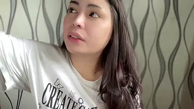 Snapshot of lovekatexx chatting on November 14, 3:27 am lovekatexx online show from November 14, 3:27 am