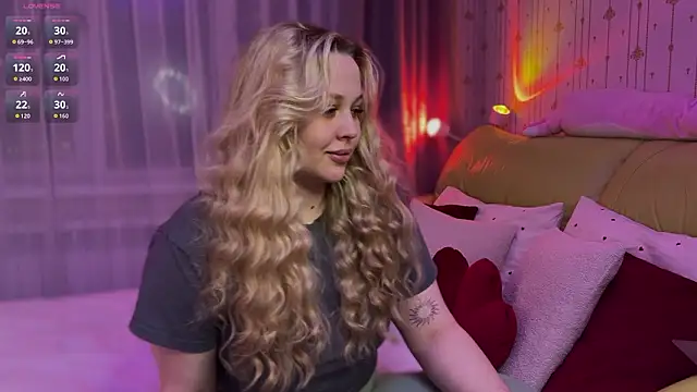 Estella Elwood online show from March 13, 2:01 pm