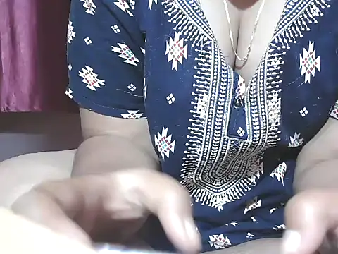 Snapshot of Savitabhabhii_ chatting on October 18, 5:25 pm Savitabhabhii online show from October 18, 5:25 pm