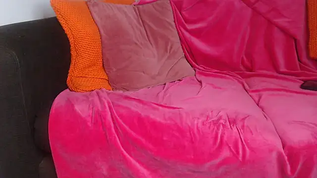 Snapshot of xRedhead_xx chatting on January 12, 3:17 pm xRedhead xx online show from January 12, 3:17 pm