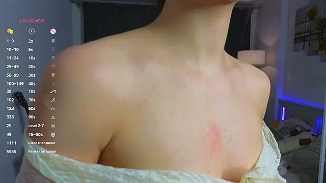 Snapshot of MimiLolll chatting on February 8, 5:38 pm MimiLolll online show from February 8, 5:38 pm