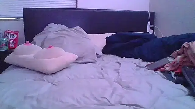 Snapshot of Eclipticice94 chatting on October 28, 12:36 am Eclipticice94 online show from October 28, 12:36 am