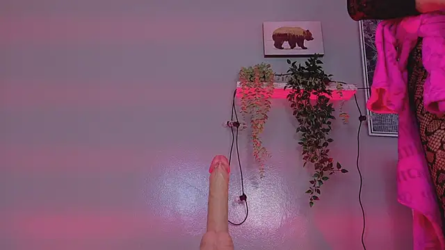 Nickifox   online show from January 15, 8:45 pm