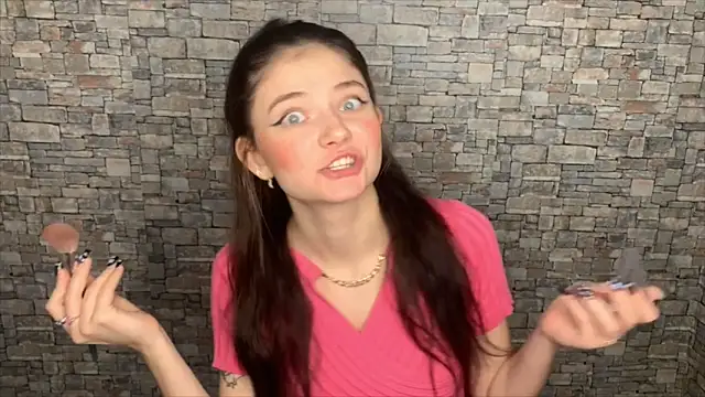 Snapshot of may_rollins chatting on December 18, 9:26 am may rollins online show from December 18, 9:26 am