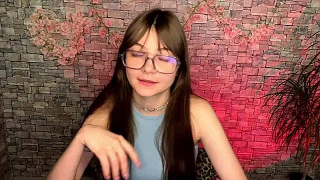 Snapshot of may_rollins chatting on May 21, 1:51 pm may rollins online show from May 21, 1:51 pm