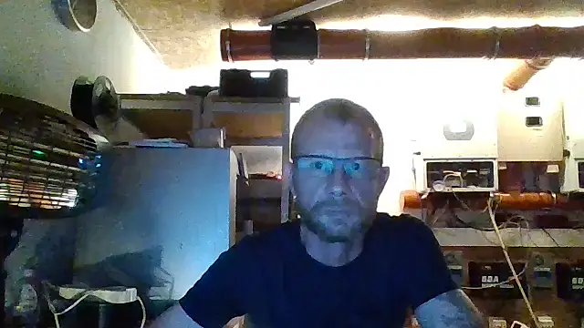 Snapshot of celsior45 chatting on May 19, 5:08 pm celsior45 online show from May 19, 5:08 pm