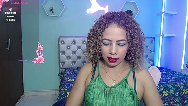 Snapshot of thalia_mills19 chatting on October 11, 8:51 pm thalia mills19 online show from October 11, 8:51 pm