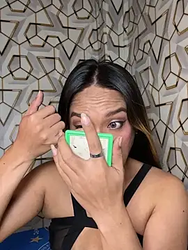 Snapshot of Sweetcherry_ass chatting on October 11, 8:24 am Sweetcherry ass online show from October 11, 8:24 am