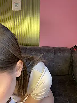 PrettyAmber online show from February 1, 4:38 pm