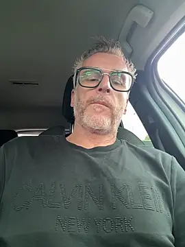 Axl hot online show from June 4, 3:51 pm
