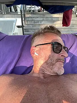 Snapshot of Axl_hot chatting on June 19, 5:39 pm Axl hot online show from June 19, 5:39 pm