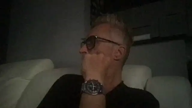 Snapshot of Axl_hot chatting on June 22, 7:11 pm Axl hot online show from June 22, 7:11 pm