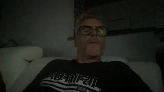 Snapshot of Axl_hot chatting on July 3, 7:20 pm Axl hot online show from July 3, 7:20 pm