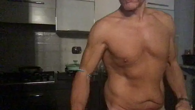 Snapshot of Axl_hot chatting on July 28, 9:25 pm Axl hot online show from July 28, 9:25 pm