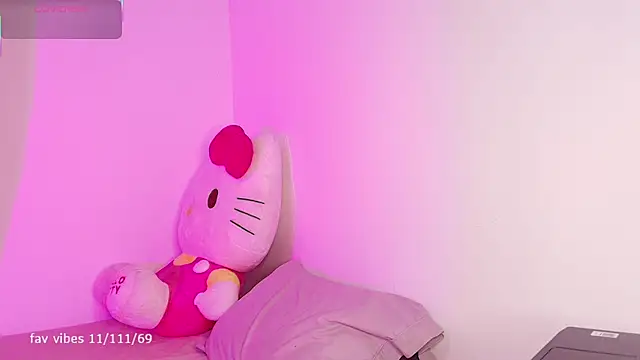 Snapshot of dulceangel__ chatting on September 12, 2:11 am dulceangel online show from September 12, 2:11 am