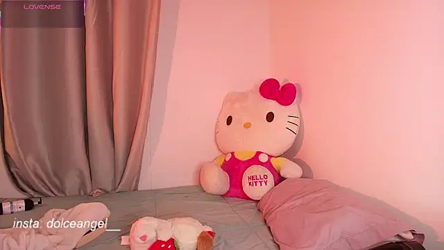 Snapshot of dulceangel__ chatting on October 2, 2:40 am dulceangel online show from October 2, 2:40 am