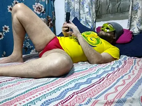 Snapshot of bad_wolf28 chatting on July 29, 10:35 am bad wolf28 online show from July 29, 10:35 am