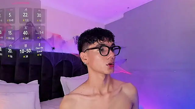 Phillicious   online show from October 24, 9:55 pm