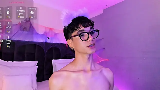 Phillicious   online show from October 31, 10:00 pm