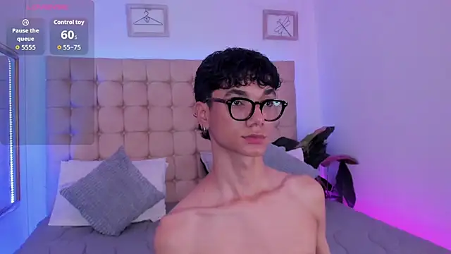 Phillicious   online show from November 5, 5:51 am