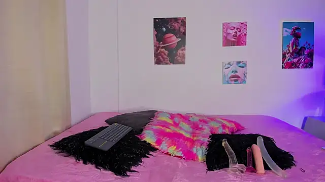 Snapshot of mia_purplee chatting on October 21, 3:18 am mia purplee online show from October 21, 3:18 am