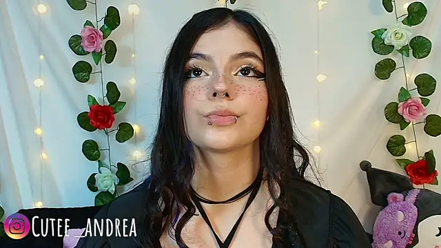 Snapshot of cutee_andrea chatting on May 10, 2:39 am cutee andrea online show from May 10, 2:39 am