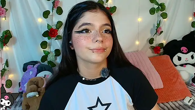 Snapshot of cutee_andrea chatting on May 24, 3:22 am cutee andrea online show from May 24, 3:22 am