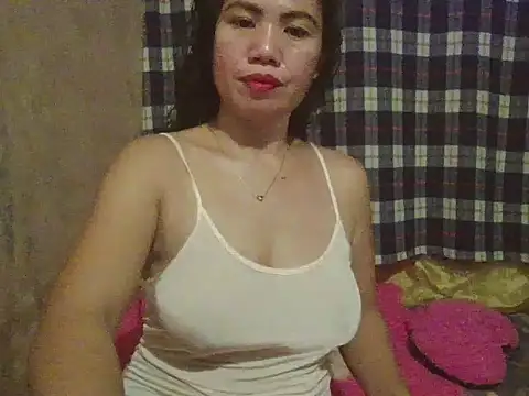 Snapshot of sexymorenal18 chatting on May 27, 2:41 am sexymorenal18 online show from May 27, 2:41 am