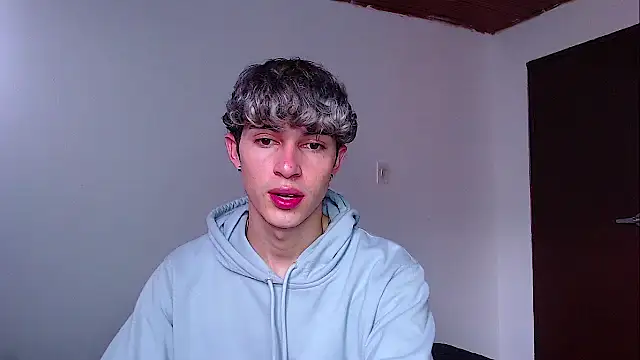 john vichenso online show from December 4, 8:17 pm