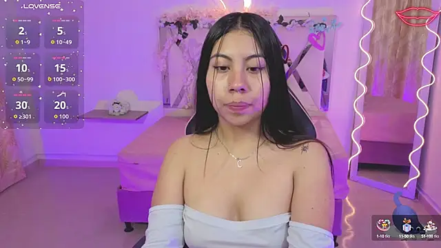 ZURY TAY online show from October 5, 11:41 am