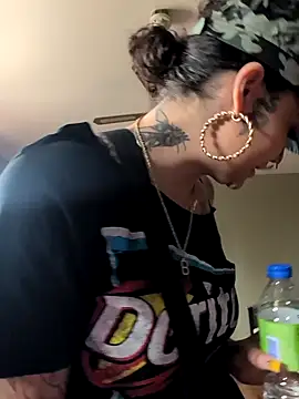 Av3ryyBe3 online show from June 4, 2:56 pm