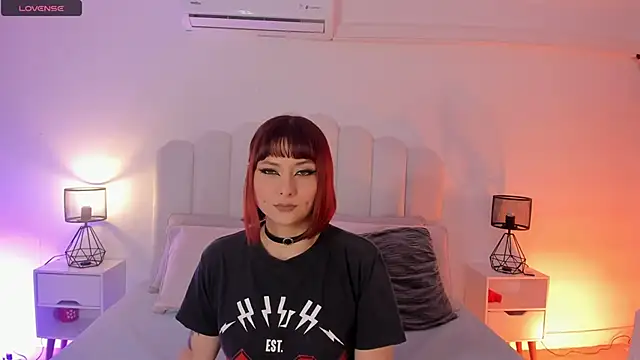 raven black  online show from November 28, 1:14 pm