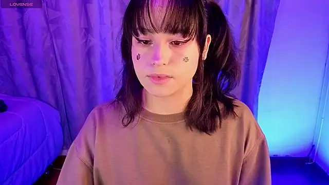 Snapshot of Eymmy_24 chatting on January 7, 3:53 am Eymmy 24 online show from January 7, 3:53 am