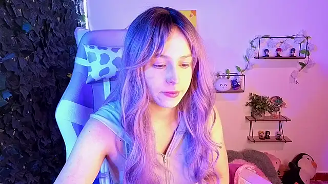 Snapshot of Eymmy_24 chatting on March 2, 1:41 am Eymmy 24 online show from March 2, 1:41 am