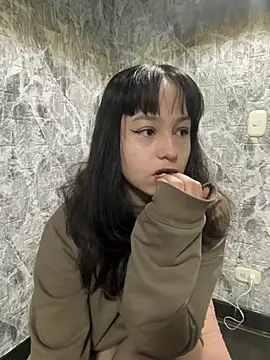 Snapshot of Eymmy_24 chatting on March 4, 10:32 am Eymmy 24 online show from March 4, 10:32 am