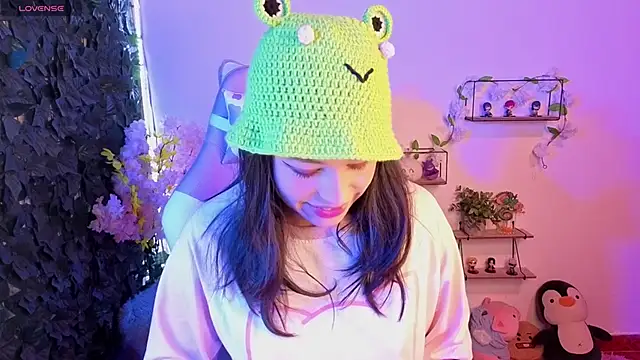 Snapshot of Eymmy_24 chatting on March 9, 1:53 am Eymmy 24 online show from March 9, 1:53 am