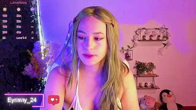 Snapshot of Eymmy_24 chatting on March 13, 11:44 pm Eymmy 24 online show from March 13, 11:44 pm