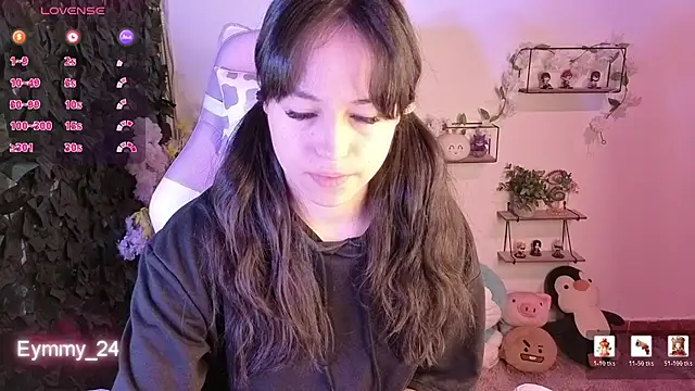Snapshot of Eymmy_24 chatting on July 8, 1:43 am Eymmy 24 online show from July 8, 1:43 am