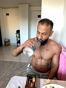 MiaKiittyy online show from September 23, 2:20 pm