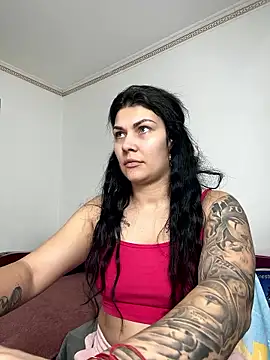 MiaKiittyy online show from January 7, 5:15 pm