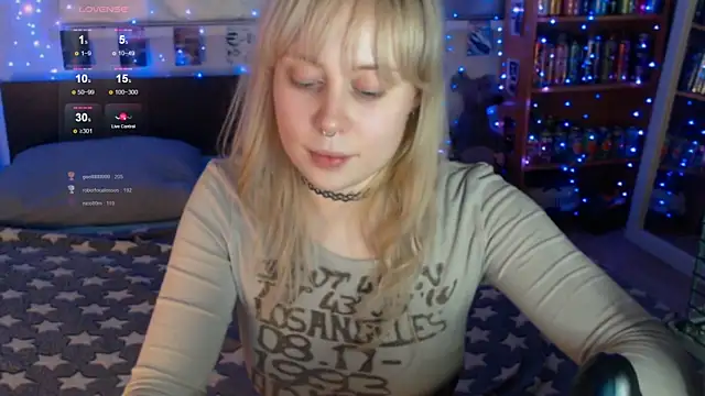 Snapshot of s1lvercherub chatting on May 16, 7:45 pm s1lvercherub online show from May 16, 7:45 pm