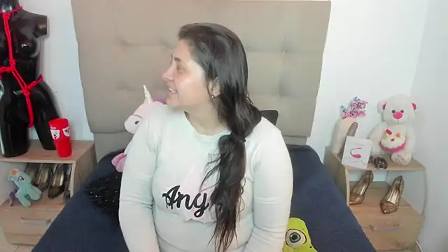 TifanyAmazinng online show from November 10, 12:37 pm